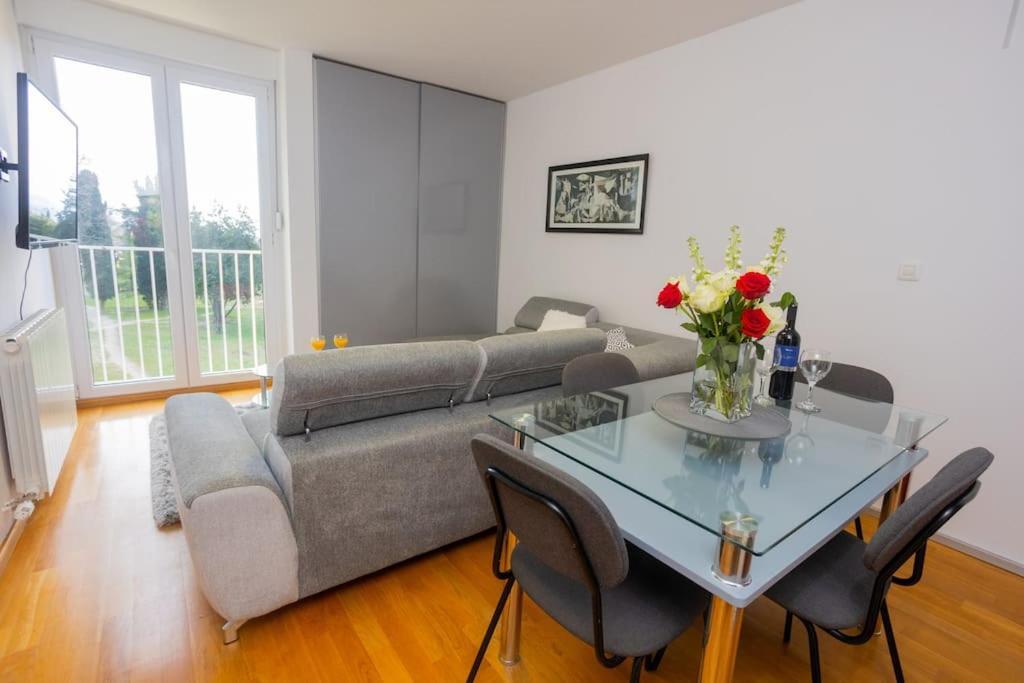 Bella Vista - Cozy Apartments With Easy Check-In And Free Parking スプリト エクステリア 写真